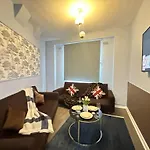Three Bedroom Beautiful Apartment